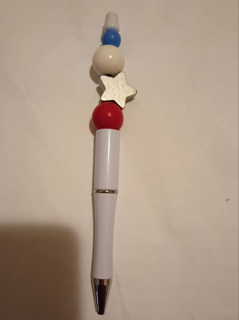 Star Top White Pen with Red Accent